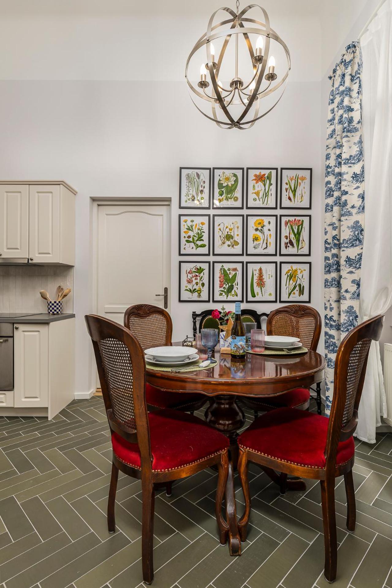 Palace District Luxury Apartment Budapest
